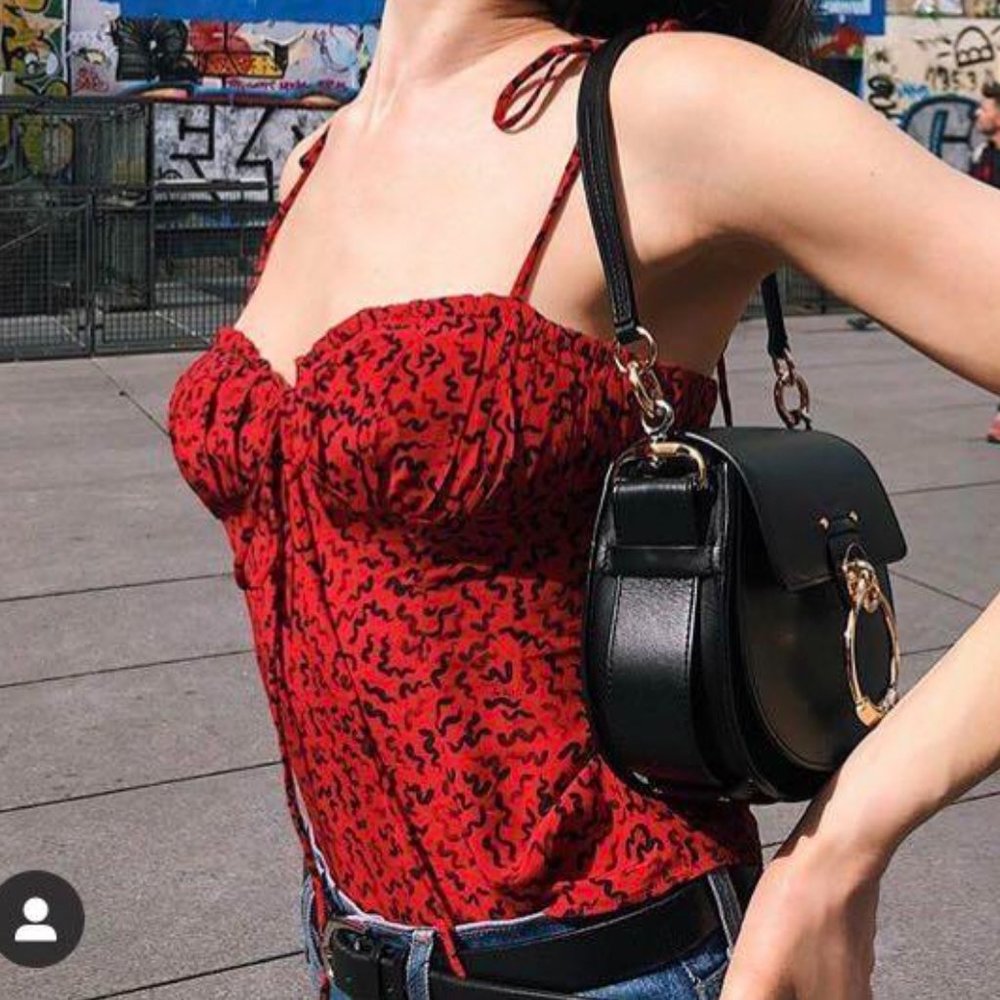 Realisation Par Ana Top "Red Squiggle"